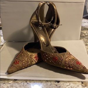 NYC COUTURE GOLD HEELS